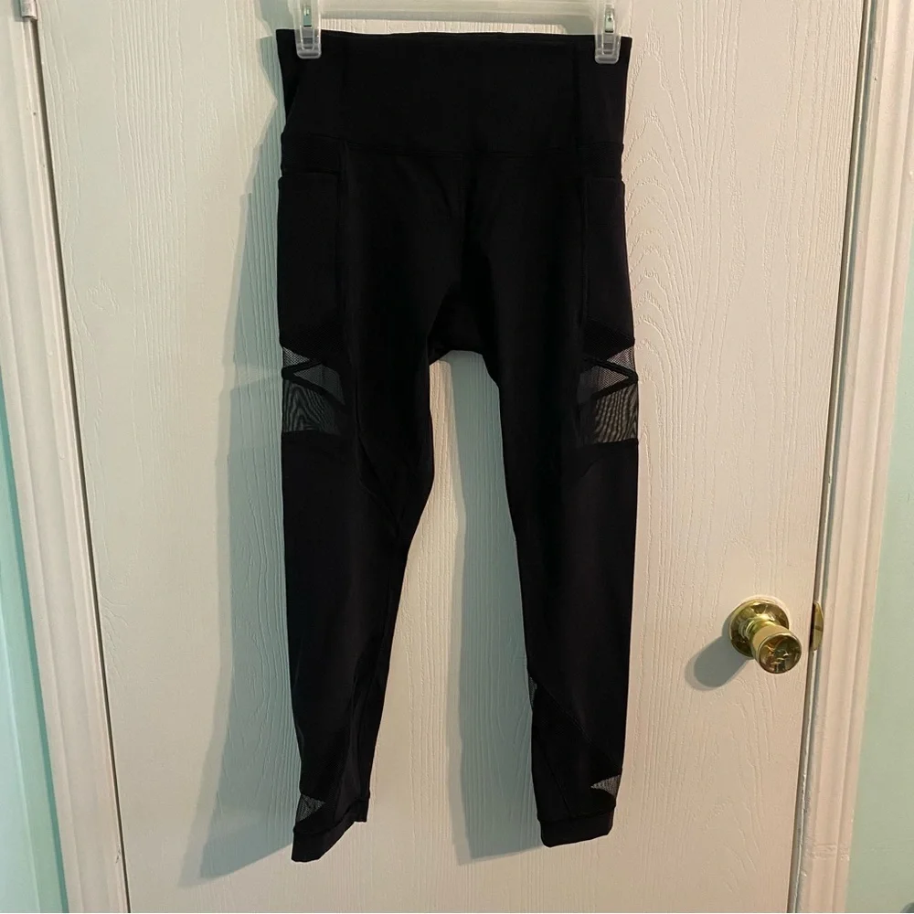 Lululemon Mesh In Motion Crop 23" Luxtreme Leggings with Pockets Size 6 - Picture 3 of 8